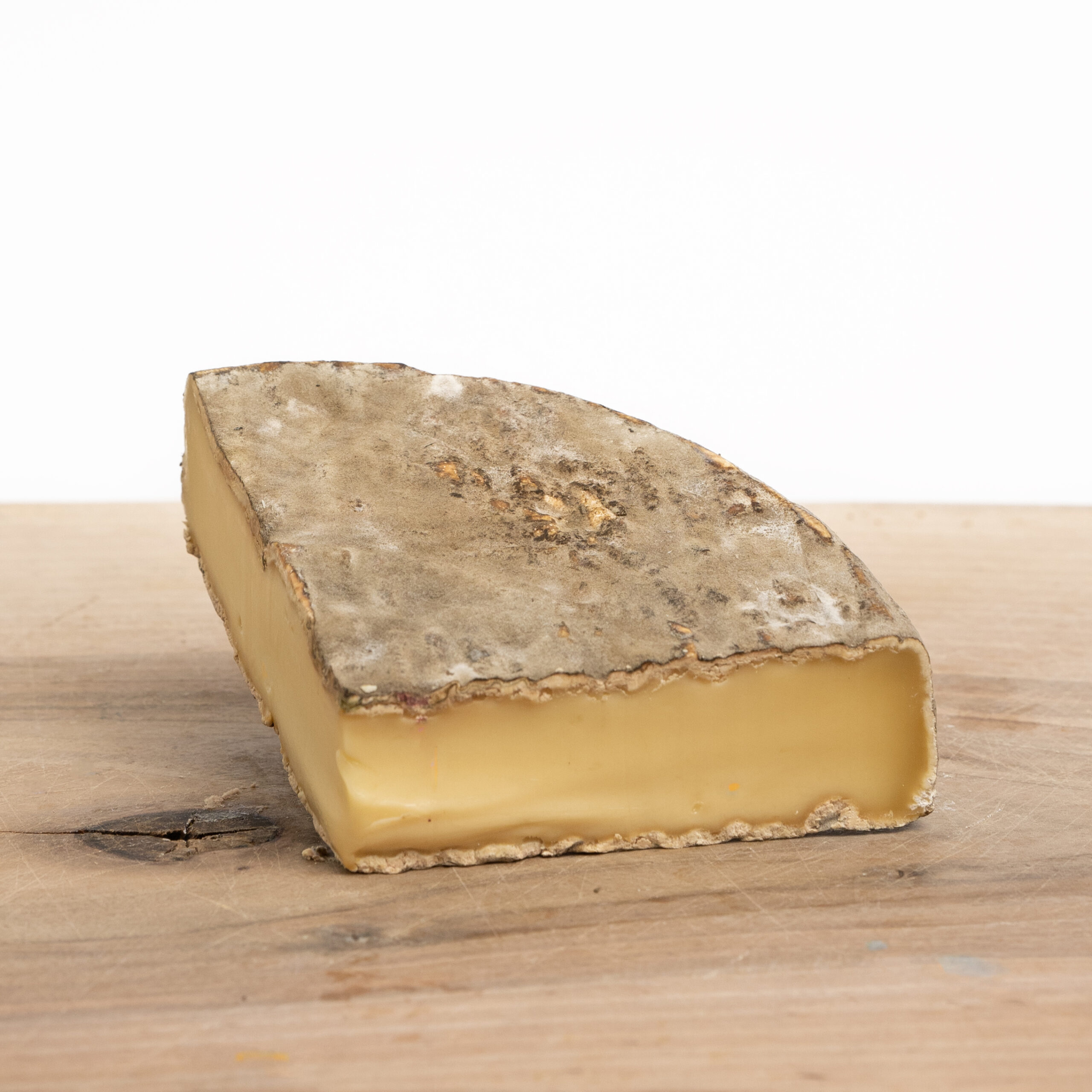 122 ST. NECTAIRE FERMIER VULCAN